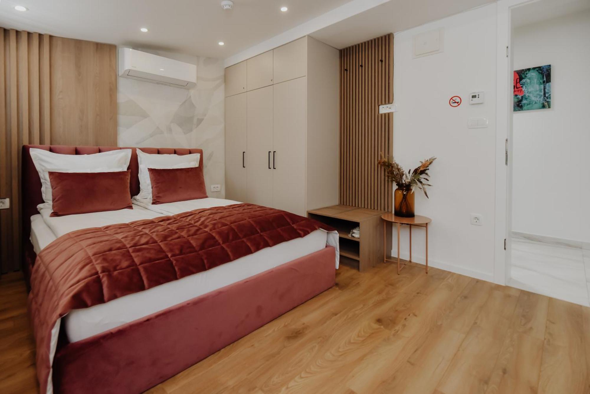 Lux City Apartments & Rooms SJJ Exterior foto